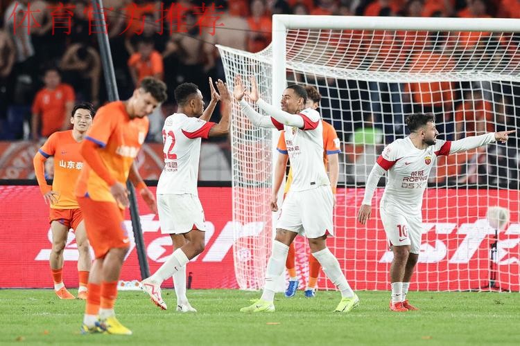 2024中国足协杯综述: 海港泰山联手奉献精彩对决 赛事升级“全民足球”理念凸显 2024中国足协杯综述: 海港泰山联手奉献精彩对决 赛事升级“全民足球”理念凸显